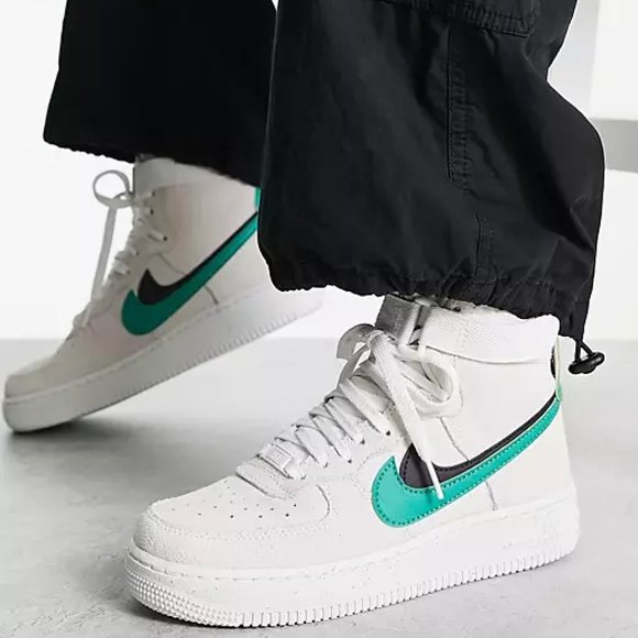 Nike Shoes - Nike Air Force 1 High SE